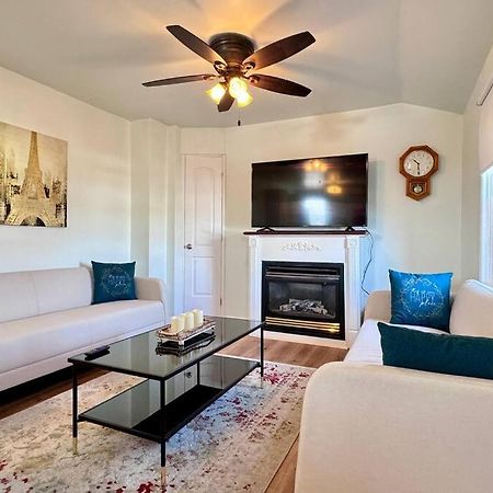 Near The Falls Two Bedroom - 5 Min Walk To Clifton Niagara Bagian luar foto